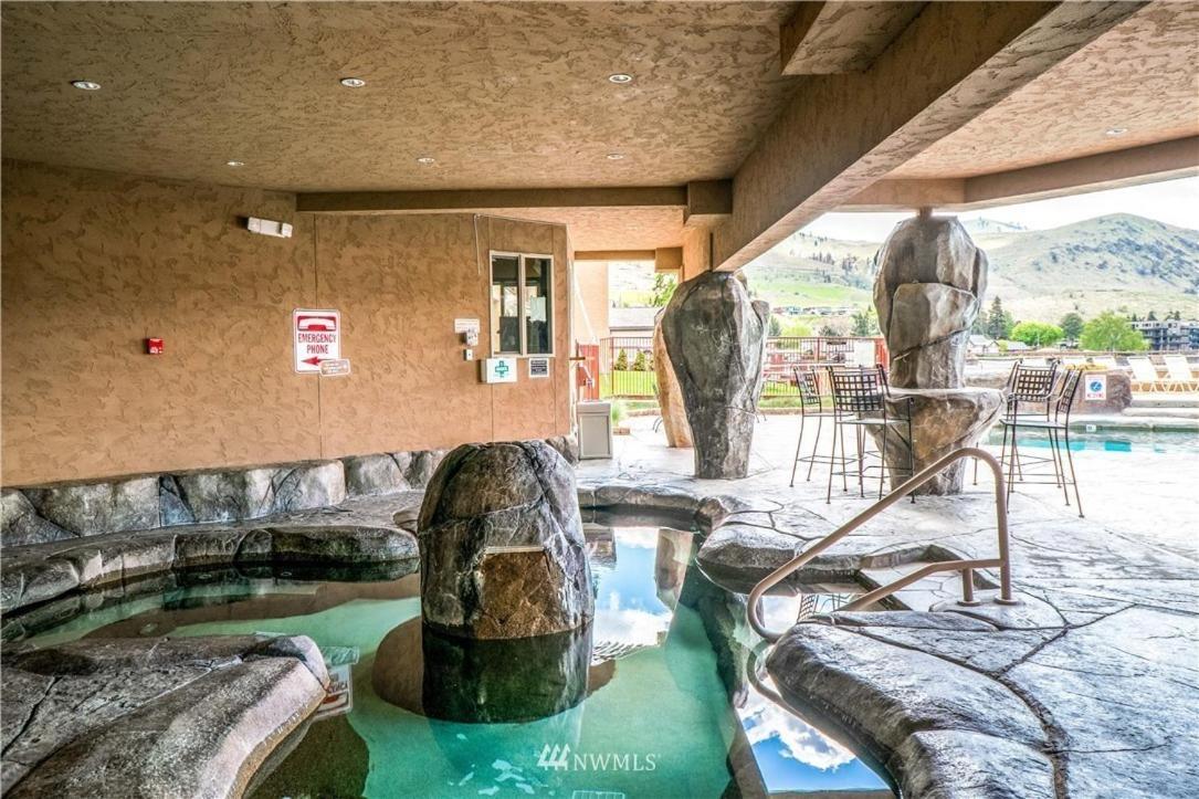Grandview Lake Chelan- Waterfront View, Pool, Hot Tub, Golf, 1 Min To Downtown Exterior foto